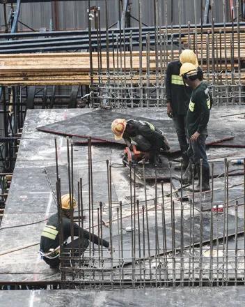 subcontractor meeting a general contractor on a state funded project